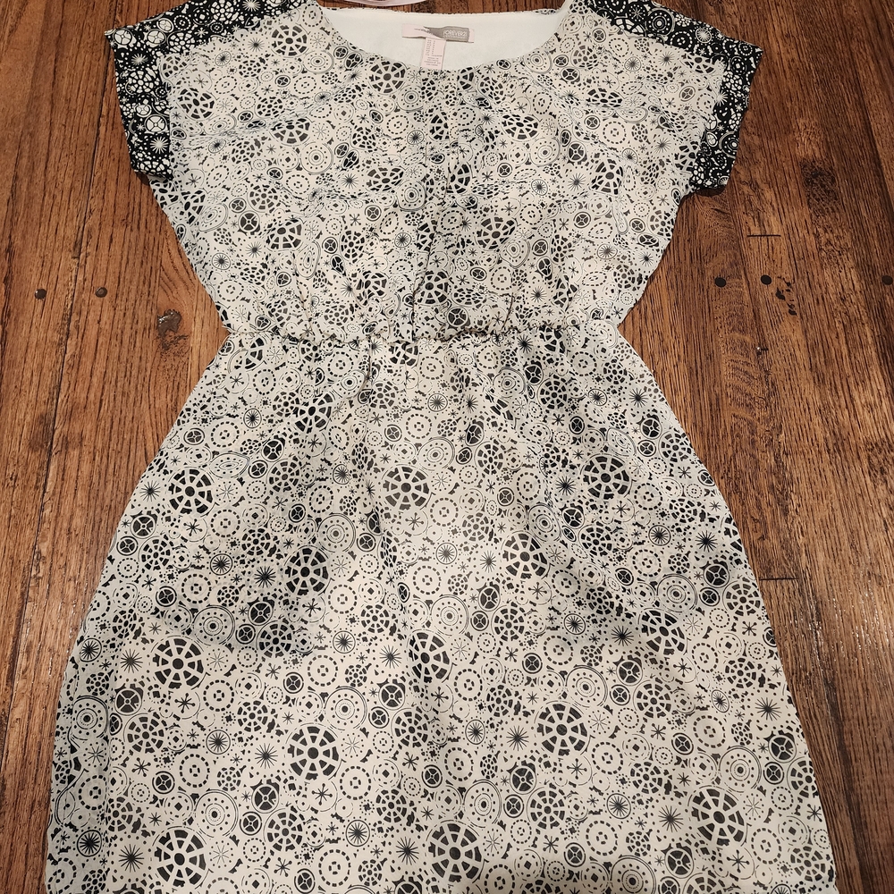 Forever 21 Black and White Patterned Dress